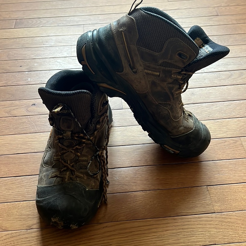 Keen boots